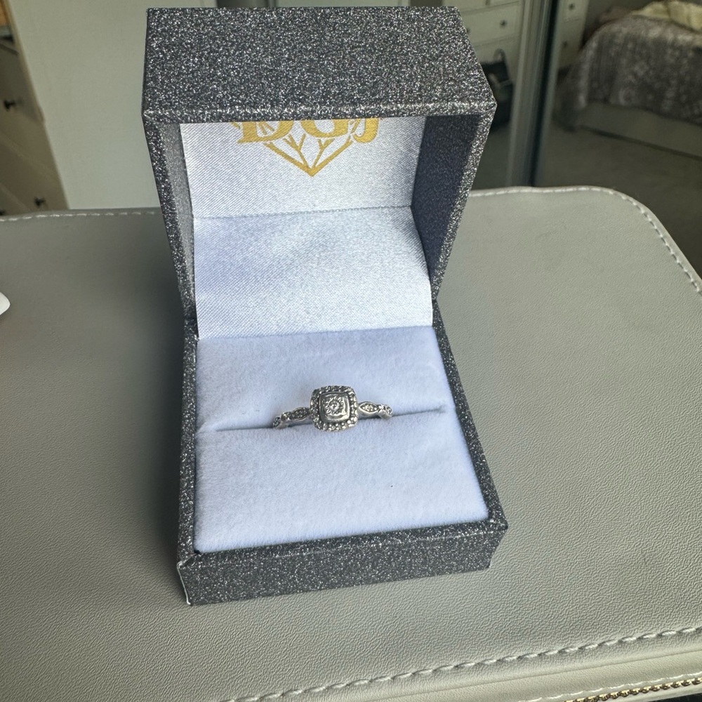 Kay Jewelers Silver Ring with Diamond Accents